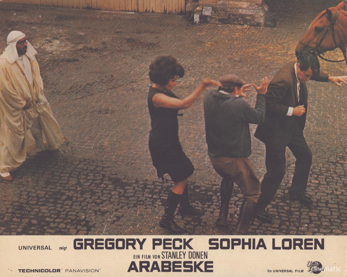 Arabeske (Gregory Peck, Sophia Loren) – Bild 7