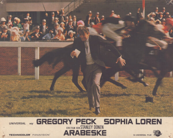 Arabeske (Gregory Peck, Sophia Loren) – Bild 9