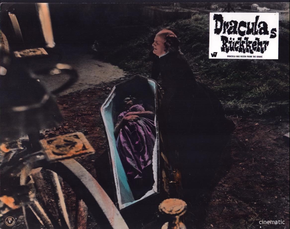 Draculas Rückkehr (Christopher Lee) – Bild 4