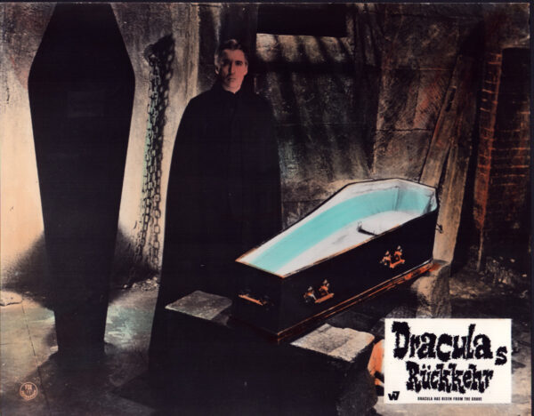 Draculas Rückkehr (Christopher Lee) – Bild 12