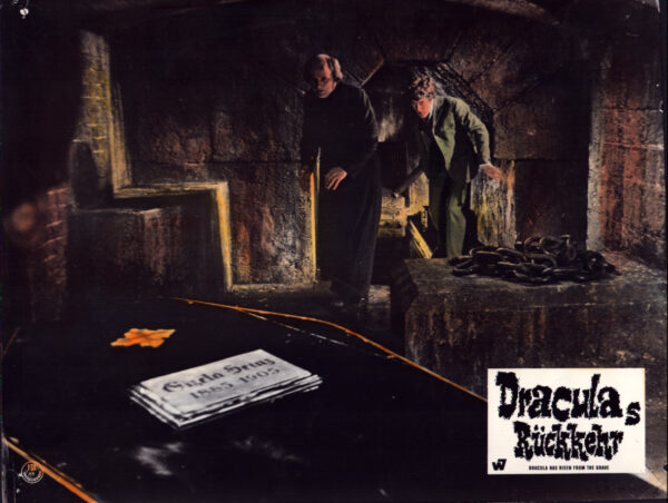 Draculas Rückkehr (Christopher Lee) – Bild 20
