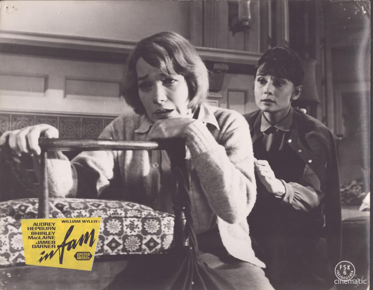 Infam (Audrey Hepburn, Shirley MacLaine) – Bild 6