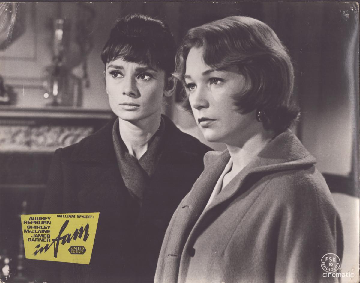 Infam (Audrey Hepburn, Shirley MacLaine) – Bild 11