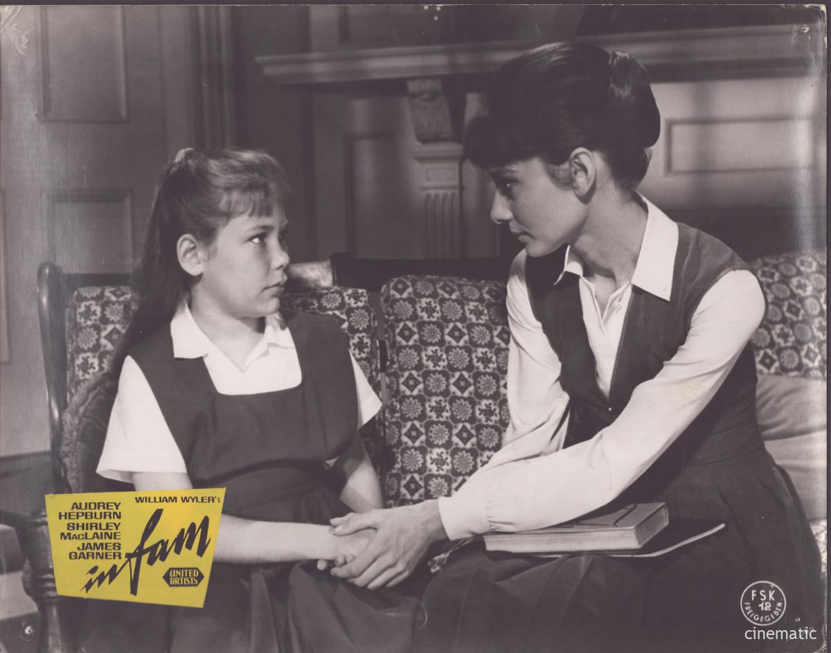 Infam (Audrey Hepburn, Shirley MacLaine) – Bild 13