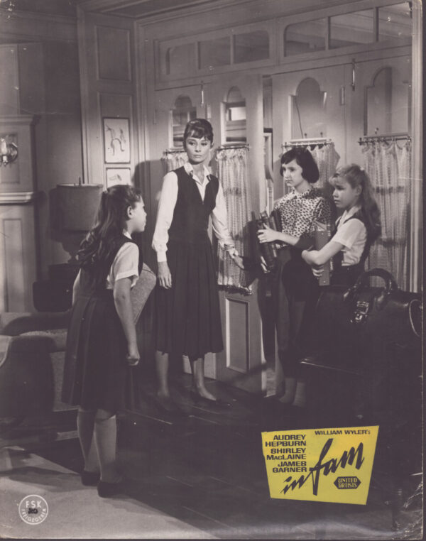 Children's Hour, the (Audrey Hepburn, Shirley MacLaine) - Image 21
