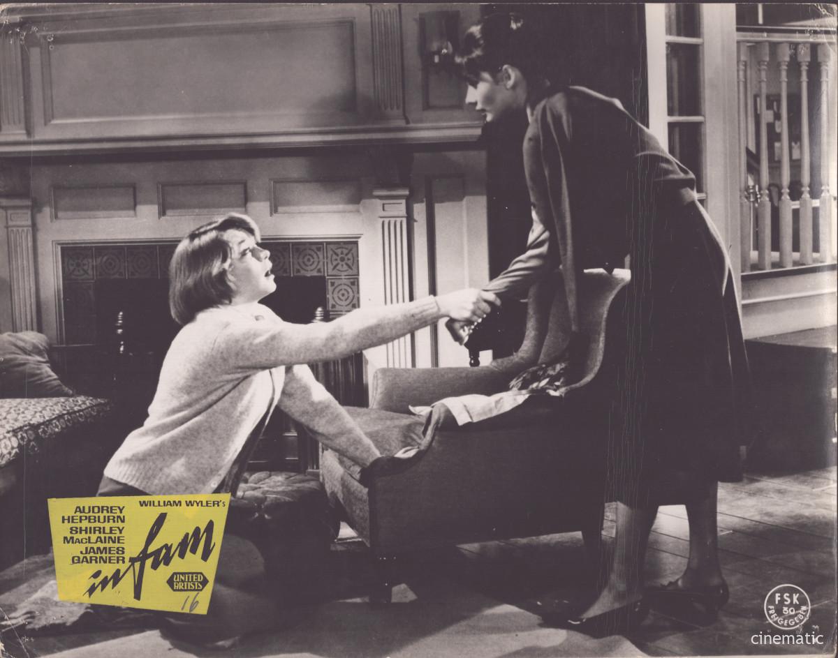 Infam (Audrey Hepburn, Shirley MacLaine) – Bild 28